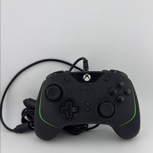 Razer Wolverine V2 RZ06-0356 Wired Gaming Controller for Xbox, Xbox One, PC